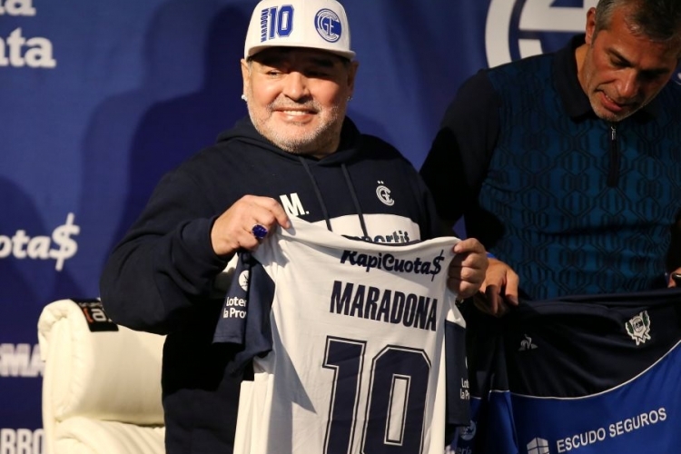 Argentines welcome Maradona as coach of local club Gimnasia y Esgrima