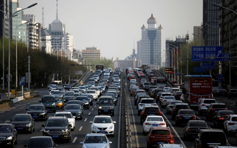 New coronavirus cases double to 99 in mainland China as imported infections jump to record