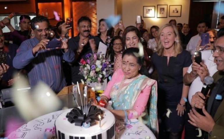 Asha Bhosle celebrates 86th birthday in Dubai