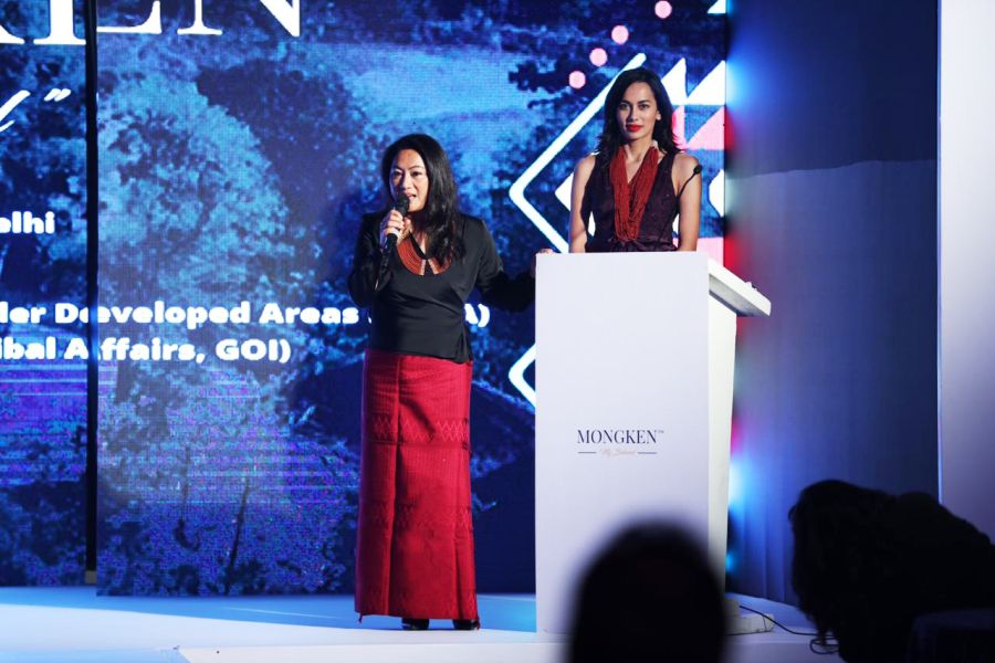 Dr Anungla, DUDA joint director making the introductory note