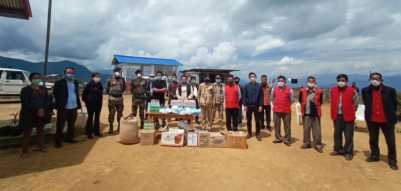 Toshi Wongtung Advisor I&PR, VG, SCERT and Chairman DPDB Tuensang visited Shamator on 1st May and took current situation from Task Force for COVID-19 Shamator. The Chairman of TFC-19 Shamator Lankonsen Tsanglao ADC Shamator highlighted few immediate needs to the MLA and Advisor. Others who attended the meeting were YTC, Public Forum Shamator, Chambers of Commerce Shamator, Police, VG, 45AR, NDPP 58 A/C office bearers and Covid-19 Team Shamator. The Advisor also donated face mask, hand sanitizer, bathing Soaps, fruits, tomatoes, rice, chocolates etc. (DIPR Photo) 