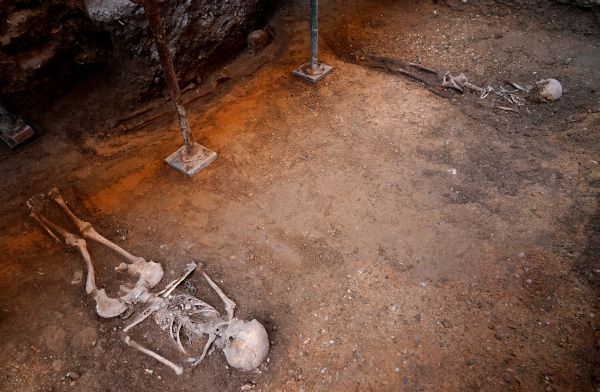 A view shows human remains found in an archeological dig, during the search for Irish nobleman Hugh O'Donnell in Valladolid, Spain on May 29. (REUTERS Photo)