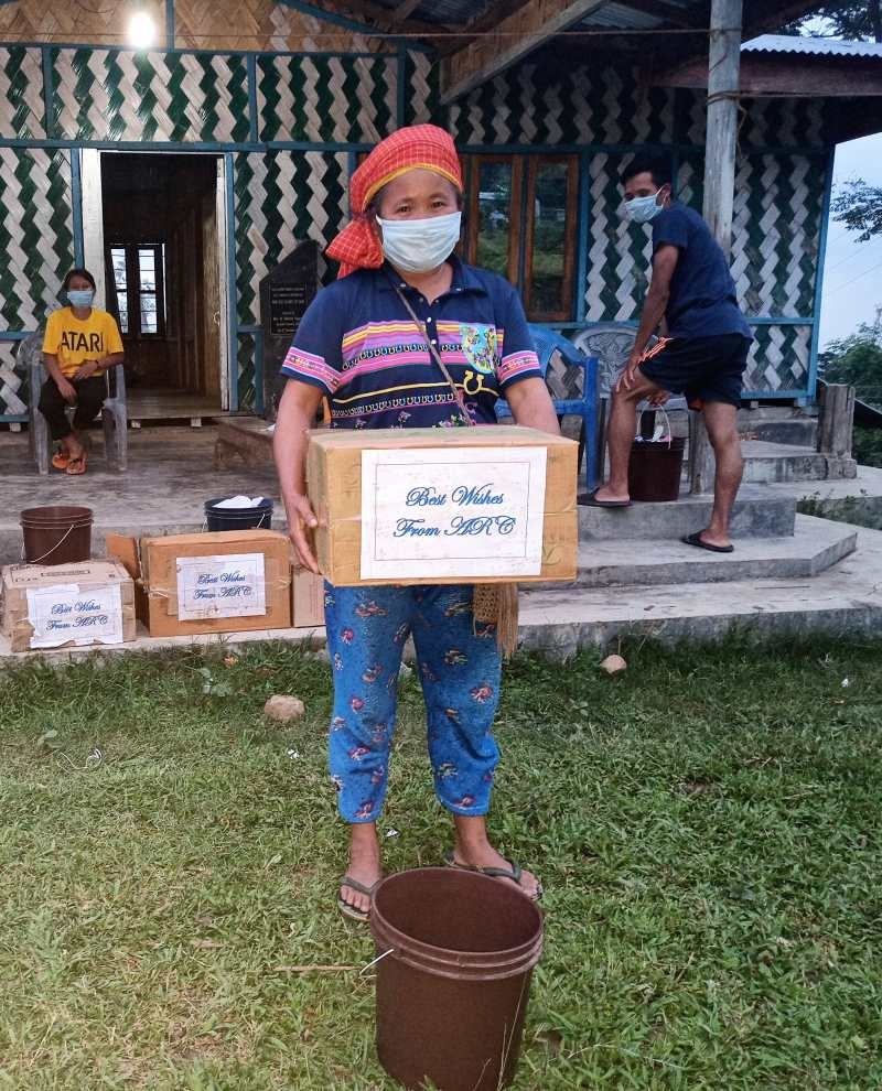 ARC, Ahthibung provided preventive materials and essential commodities to the returnees of Songlhuh village in Peren.  ARC alongwith Youth wing of Songlhuh village and in collaboration with Assam Rifles post of Ahthibung delivered the commodities for the returnees who are lodged in the village community hall.