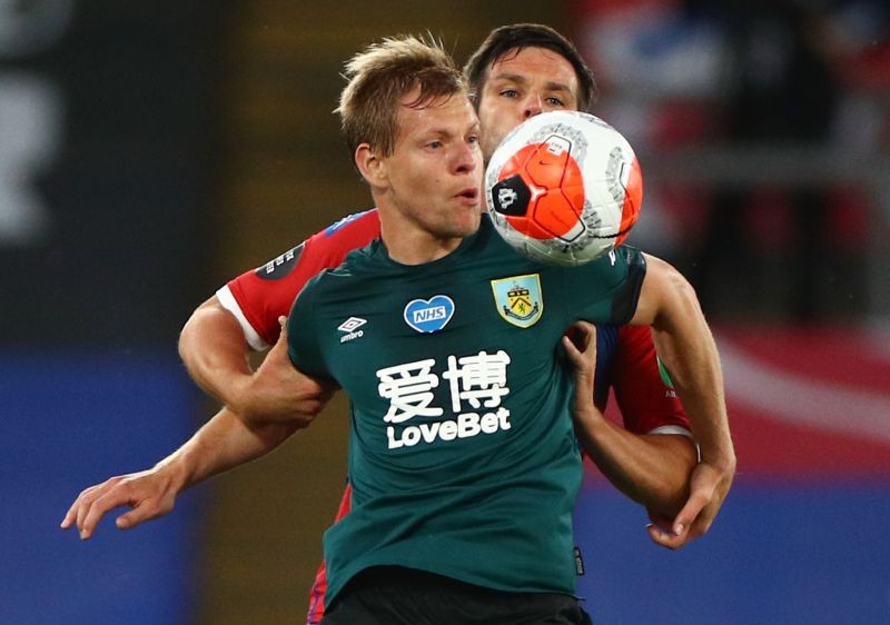 Burnley's Matej Vydra in action with Crystal Palace's Scott Dann, as play resumes behind closed doors following the outbreak of the coronavirus disease (COVID-19) REUTERS PHOTO