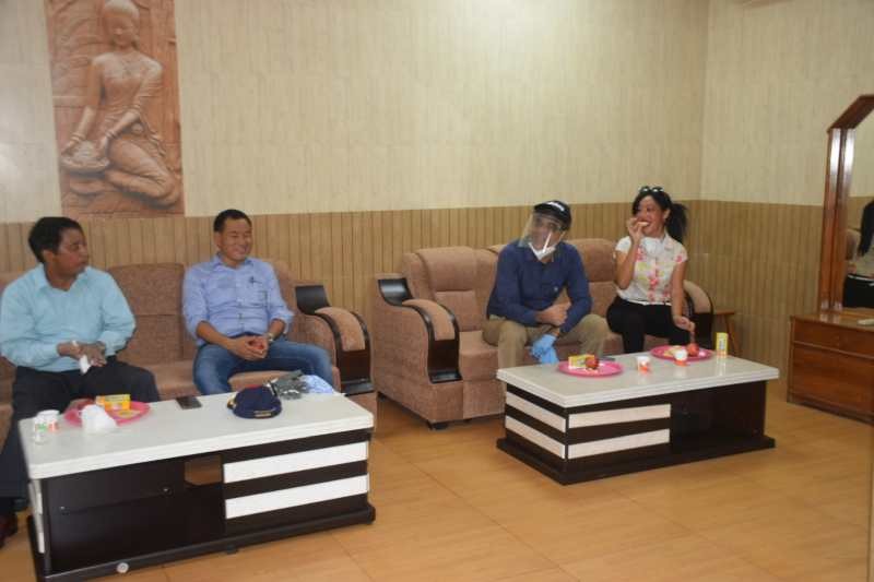 Young Women Christian Association (YWCA) members serving refreshment to some members of Team Dimapur at Railway station Dimapur on June 14. The YWCA of Dimapur served breakfast to the 60 people in quarantine at St Stephens School Dimapur on June 13. The YWCA members also served refreshments to Team Dimapur at the Railway Station working tirelessly during arrival of Shramik trains from various parts of the country carrying stranded Naga people. (DIPR Photo) 