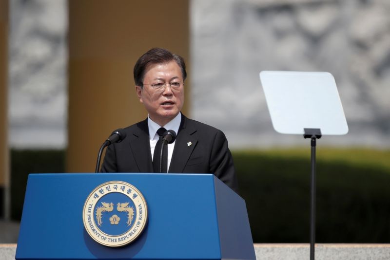 South Korean President Moon Jae-in speaks during a Memorial Day ceremony at the national cemetery in Daejeon, South Korea on June 6, 2020. (REUTERS File Photo)