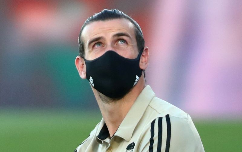 FILE PHOTO: Soccer Football - La Liga Santander - Real Madrid v Getafe - Alfredo Di Stefano Stadium, Madrid, Spain - July 2, 2020 Real Madrid's Gareth Bale wearing a protective face mask before the match, as play resumes behind closed doors following the outbreak of the coronavirus disease (COVID-19) REUTERS/Sergio Perez/File Photo