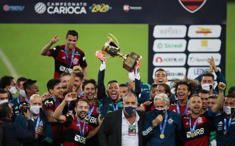 Flamengo's Diego Alves celebrates with the trophy after winning the Carioca Championship, following the resumption of play behind closed doors after the outbreak of the coronavirus disease (COVID-19) REUTERS/Ricardo Moraes