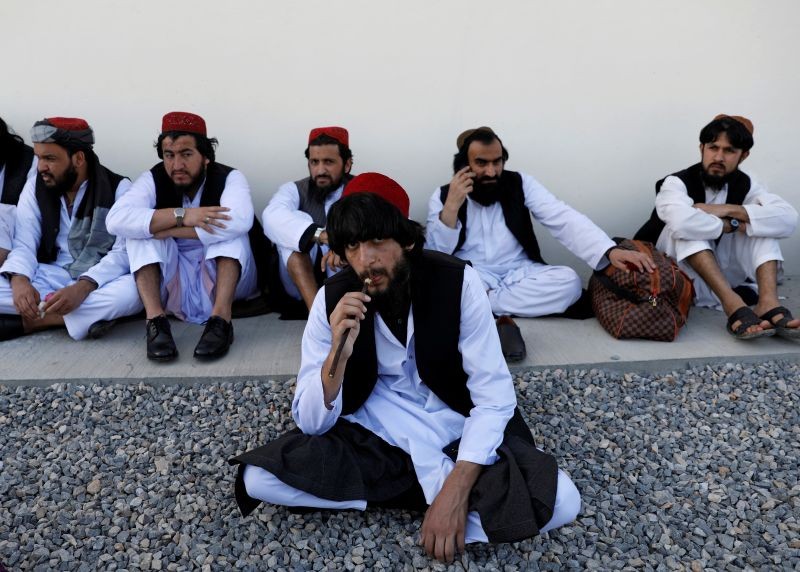 Newly freed Taliban prisoners sit at Pul-i-Charkhi prison, in Kabul, Afghanistan on May 26, 2020. (REUTERS File Photo)