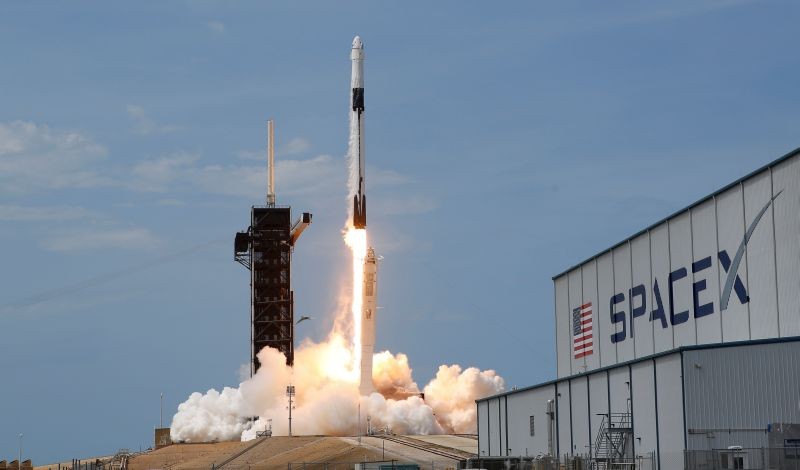 A SpaceX Falcon 9 rocket and Crew Dragon spacecraft carrying NASA astronauts Douglas Hurley and Robert Behnken lifts off during NASA's SpaceX Demo-2 mission to the International Space Station from NASA's Kennedy Space Center in Cape Canaveral, Florida, US on May 30, 2020. (REUTERS File photo)