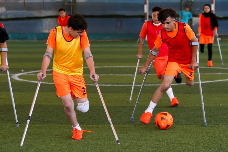 Palestinian boys, part of a team of amputees some of whom lost limbs in Israeli gunfire, participate in a soccer training session arranged by the International Committee of the Red Cross (ICRC) for the first time after the coronavirus disease (COVID-19) restrictions were eased in the central Gaza Strip July 7, 2020. REUTERS/Suhaib Salem