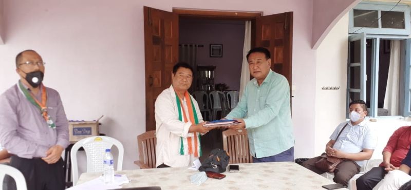 Dimapur District Congress Committee members during the handing and taking over ceremony for DCC new president, Tsenthungo Nyamo on July 20.