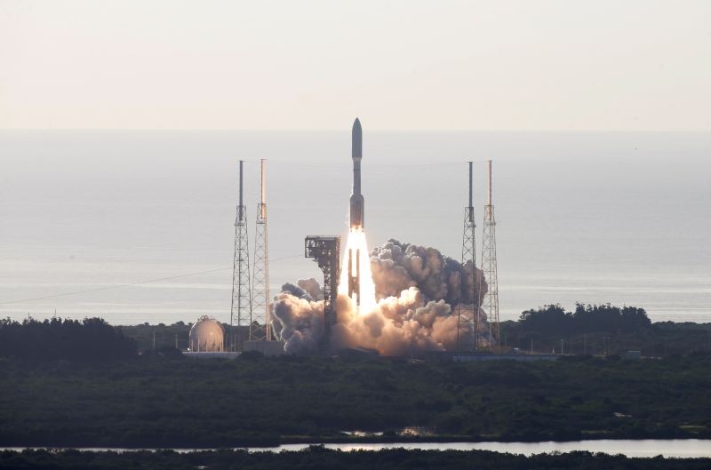 A United Launch Alliance Atlas V rocket carrying NASA's Mars 2020 Perseverance Rover vehicle takes off from Cape Canaveral Space Force Station in Cape Canaveral, Florida, US on July 30. (REUTERS Photo)