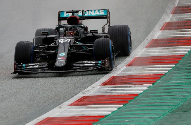 Mercedes' Lewis Hamilton in action during qualifying, following the resumption of F1 after the outbreak of the coronavirus disease (COVID-19) REUTERS/Leonhard Foeger/Pool