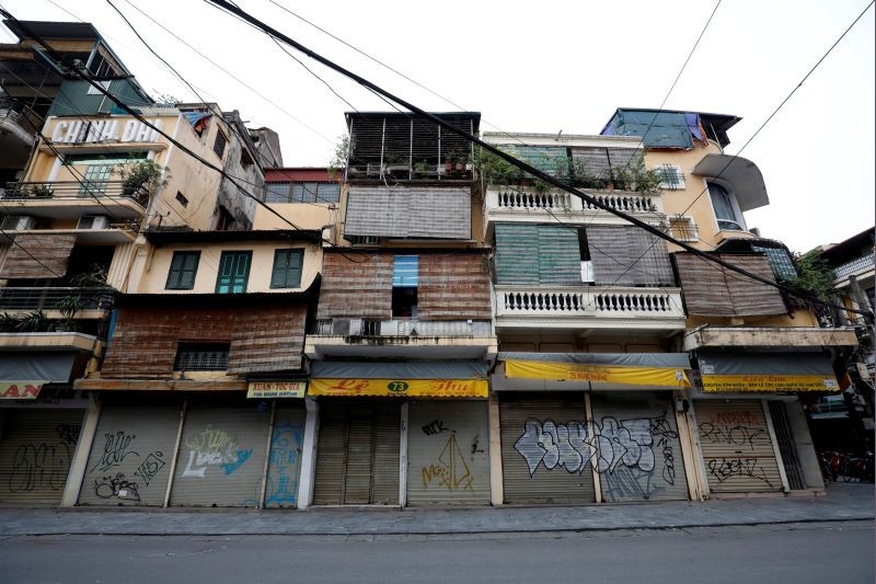 Closed shops are seen on an empty Hang Duong street which was previously one of the most busy streets during the coronavirus disease (COVID-19) outbreak in Hanoi, Vietnam on April 20, 2020. (REUTERS File Photo)