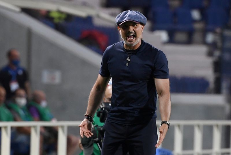 Bologna coach Sinisa Mihajlovic reacts during the match, as play resumes behind closed doors following the outbreak of the coronavirus disease (COVID-19) REUTERS/Alberto Lingria/File Photo