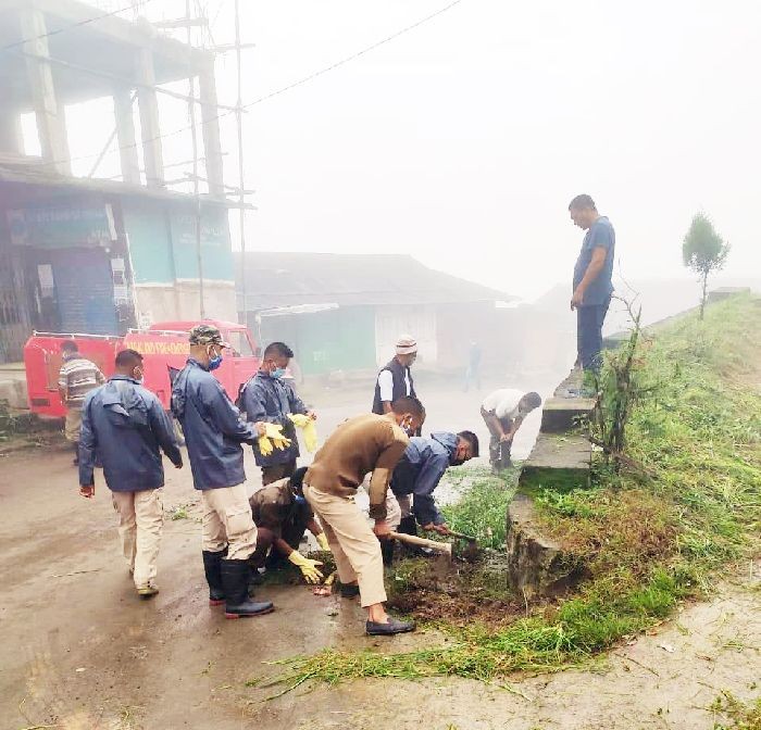 A mass social work was organized at Longleng on August 13 in view of the forthcoming 74th Independence Day celebration at Longleng. All departments and wards participated in mass social work organized by the District Administration. (DIPR Photo)