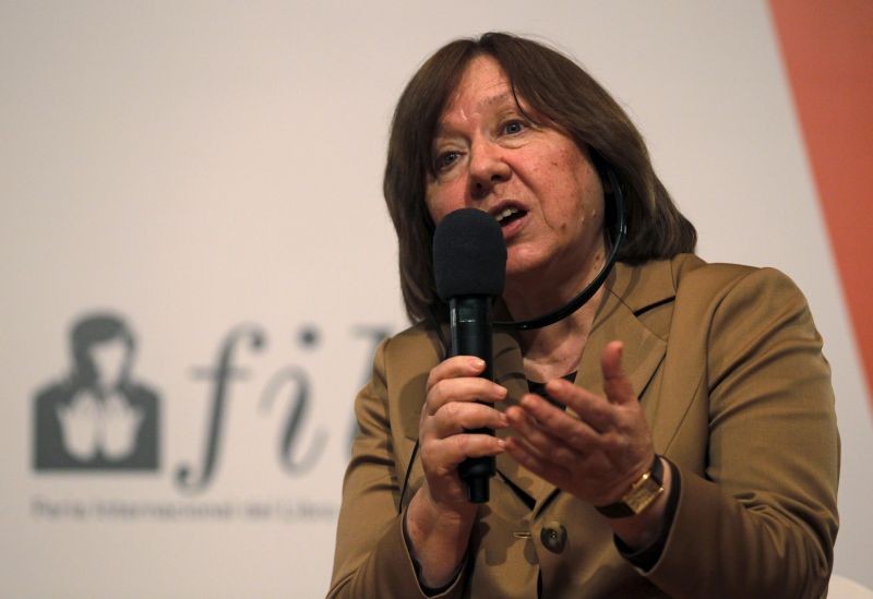 The 2015 Nobel literature laureate Svetlana Alexievich gestures during a meeting at the 29th International Book Fair or FILBO in Bogota, Colombia on April 21, 2016. (REUTERS File Photo)