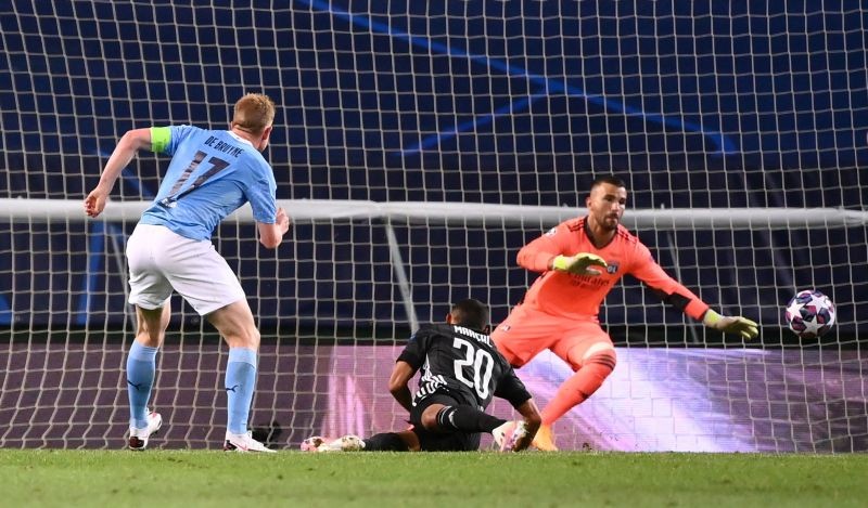 Manchester City's Kevin De Bruyne scores their first goal, as play resumes behind closed doors following the outbreak of the coronavirus disease (COVID-19) Franck Fife/Pool via REUTERS