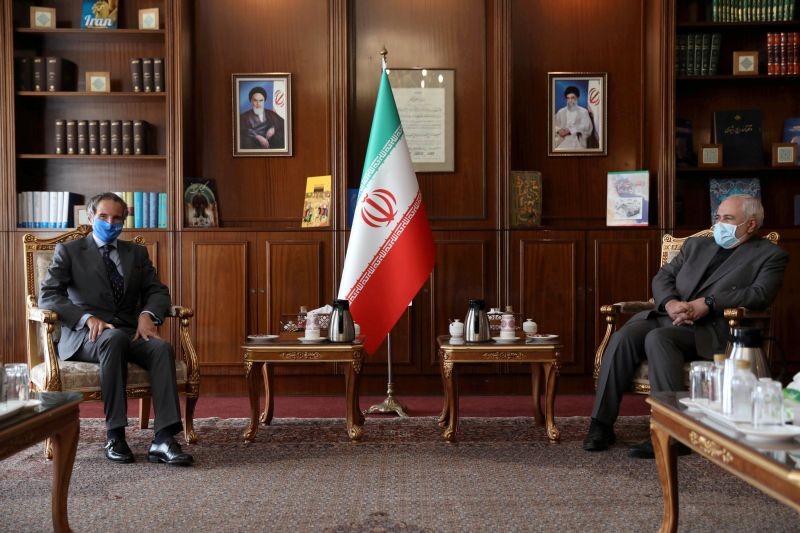 Iranian Foreign Minister Mohammad Javad Zarif (R) meets with International Atomic Energy Agency Director General Rafael Grossi in Tehran, Iran August 25, 2020. (REUTERS  Photo)