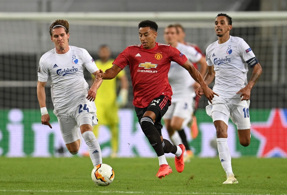 Manchester United's Nemanja Matic in action, as play resumes behind closed doors following the outbreak of the coronavirus disease (COVID-19) Pool via Reuters/Wolfgang Rattay