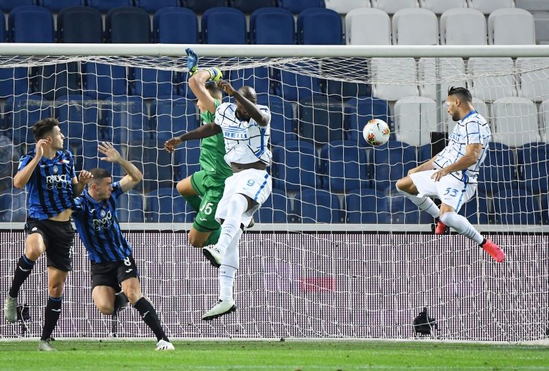 IInter Milan's Danilo D'Ambrosio scores their first goal, as play resumes behind closed doors following the outbreak of the coronavirus disease (COVID-19) REUTERS/Alberto Lingria