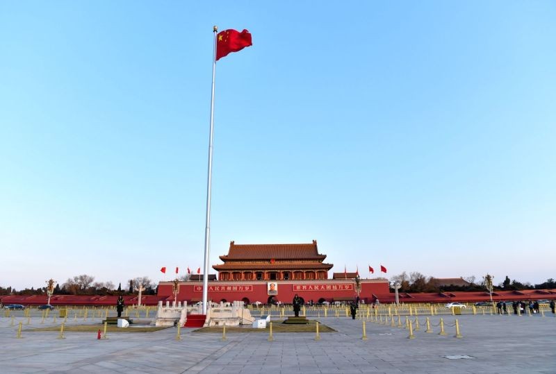 Photo taken on December 22, 2016 shows the morning scenery of the Tiananmen Square in Beijing, capital of China. Beijing lifted a red alert for air pollution on Wednesday night as cold air dispersed the smog that affect. (IANS File Photo)