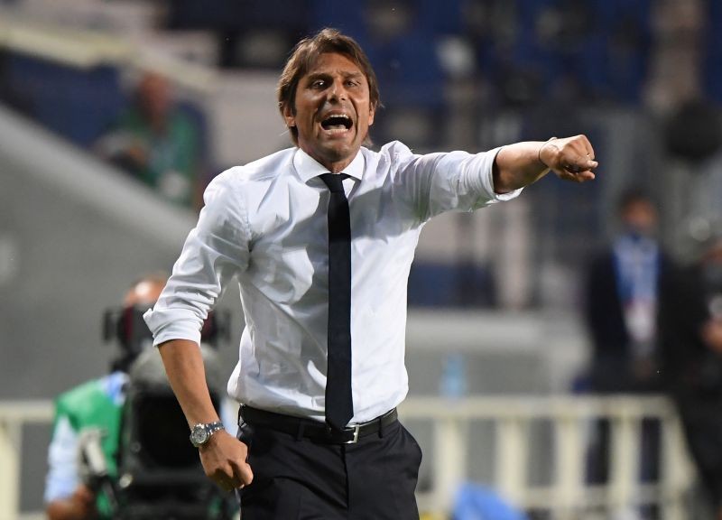 Inter Milan coach Antonio Conte reacts during the match, as play resumes behind closed doors following the outbreak of the coronavirus disease (COVID-19) REUTERS/Alberto Lingria