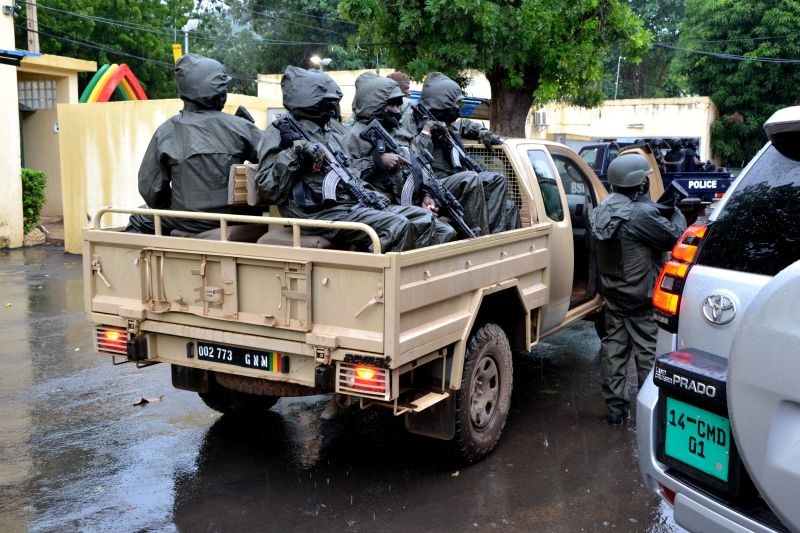 The escort of  Colonel Assimi Goita, the junta leader of the National Committee for the Salvation of the People (CNSP) which overthrew Mali's President Ibrahim Boubacar Keita are pictured while Goita attends a meeting with Economic Community of West African States (ECOWAS) mediators in Bamako, Mali on August 22, 2020. (REUTERS Photo)