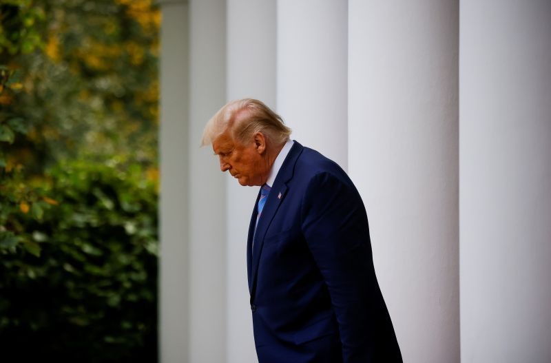 U.S. President Donald Trump arrives to speak about the administration's coronavirus disease (COVID-19) testing plan in the Rose Garden at the White House in Washington, US on September 28, 2020. (REUTERS Photo)