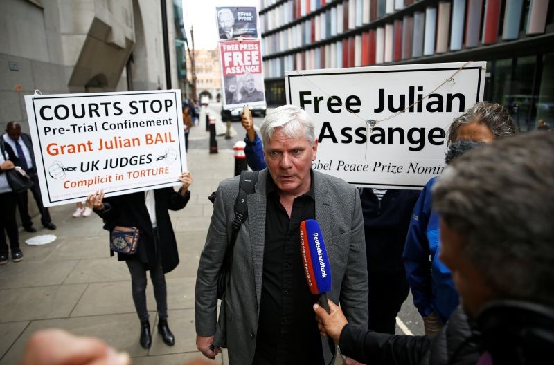 WikiLeaks editor Kristinn Hrafnsson speaks to reporters outside the Old Bailey, the Central Criminal Court ahead of a hearing to decide whether Julian Assange should be extradited to the United States, in London, Britain on September 8. (REUTERS Photo)