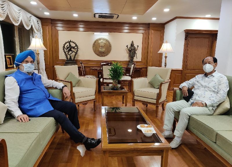 Union Minister of Civil Aviation, Hardeep Singh Puri and Nagaland Chief Minister Neiphiu Rio during their meeting at the former office in New Delhi on September 11. (Photo: @HardeepSPuri / Twitter)