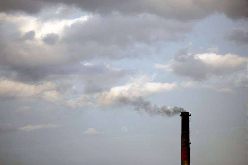 Smoke rises from a coke factory in the village of Lukavac near Tuzla, Bosnia, October 30, 2018. (REUTERS File Photo)