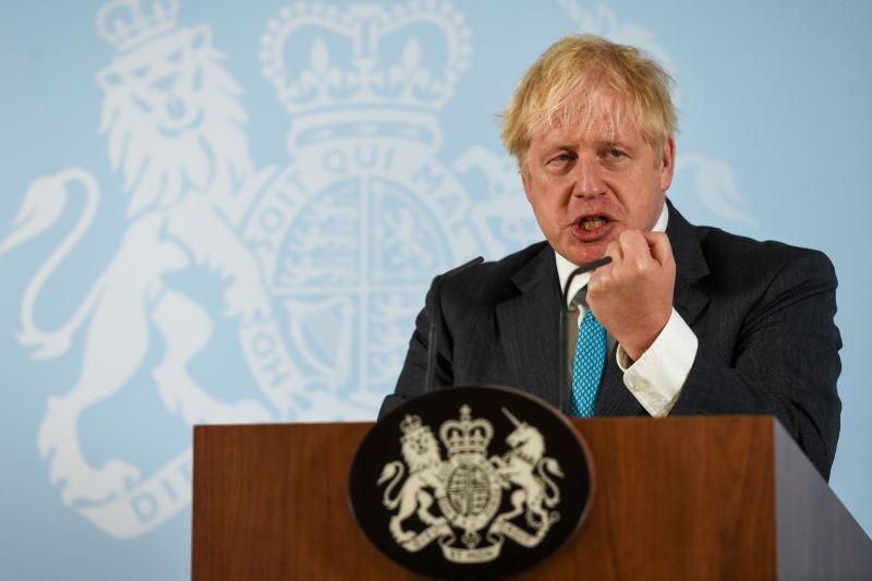 British Prime Minister Boris Johnson delivers a speech at Exeter College Construction Centre, part of Exeter College in Exeter, Britain September 29, 2020. (REUTERS Photo)