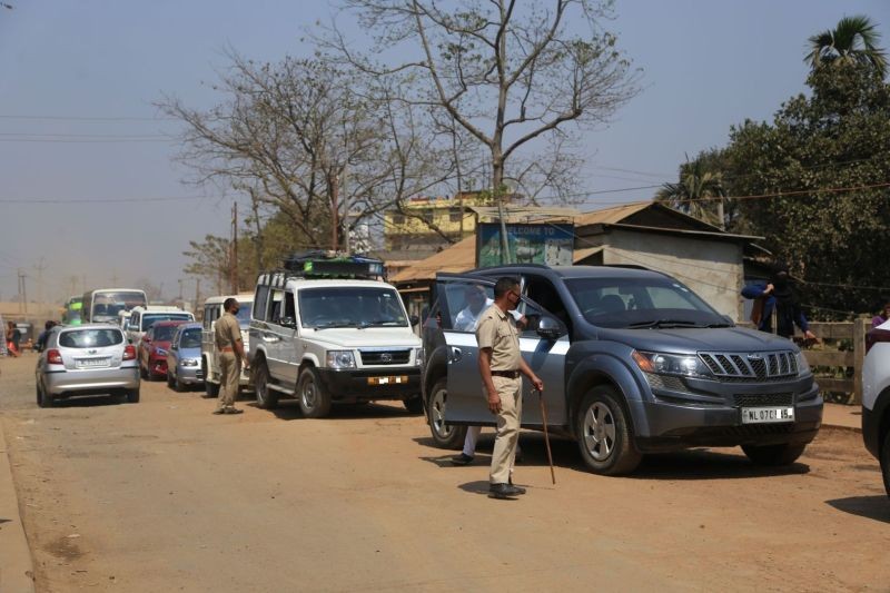 Police stops vehicles entering Nagaland for screening at the Newfield check gate along the Assam-Nagaland border, Dimapur in March. The Nagaland Government on September 9 issued a revised set of standard operating procedures (SOPs) for returnees and travellers entering Nagaland, in supersession of all other SOPs issued earlier. (Morung File Photo)