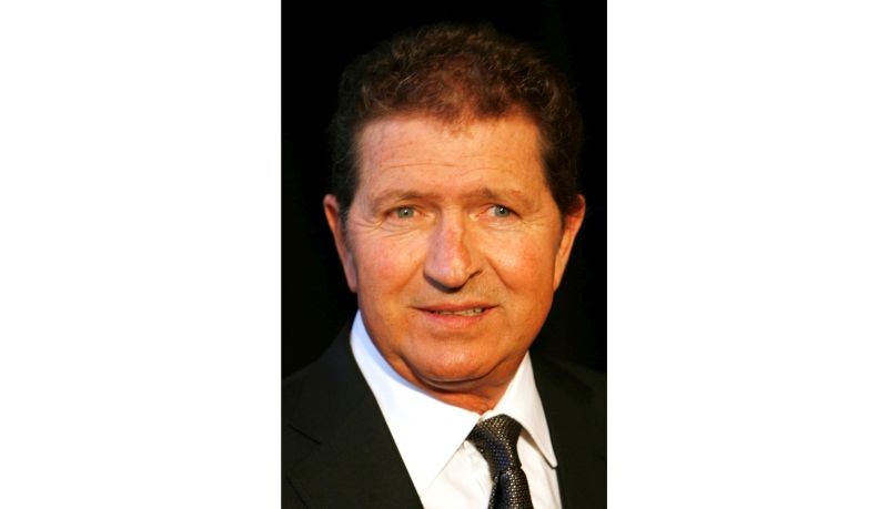 FILE PHOTO: Inductee Mac Davis arrives at the 2006 Songwriters Hall of Fame induction ceremony at the Marriott Marquis Hotel in New York June 15, 2006. REUTERS/Eric Thayer/File Photo