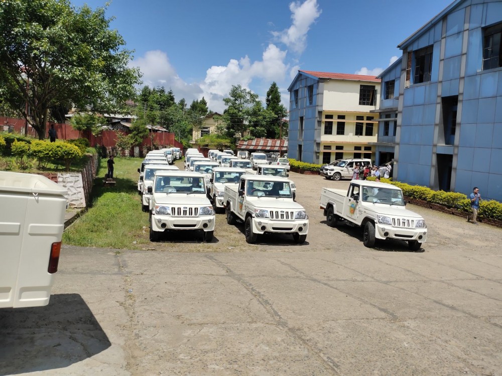 30 Mahindra Bolero Pick-ups were given to 30 Village Level Organisations (VLOs) of Self Help Groups (SHGs) from 29 blocks in Nagaland under ‘Aajeevika Grameen Express Yojana on September 8. (Morung Photo)