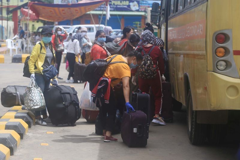 Returnees arriving at Dimapur Railway Station in the month of June. (Morung File Photo)