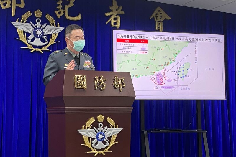 Yeh Kuo-hui, deputy head of Taiwan defense ministry operations and planning department, speaks at a news conference about Chinese military drills near Taiwan, in Taipei, Taiwanon  September 10. (REUTERS Photo)