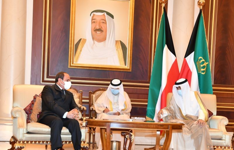 Egyptian President Abdel Fattah el-Sisi offers condolences to Kuwait's new Emir Nawaf al-Ahmad al-Sabah on the death of late Emir Sheikh Sabah al-Ahmad al-Sabah, in Kuwait City, Kuwait on October 1, 2020. (REUTERS Photo)
