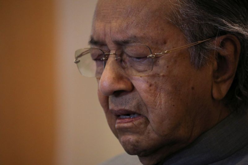 Malaysia's former Prime Minister Mahathir Mohamad reacts during a news conference in Putrajaya, Malaysia September 3, 2020. (REUTERS File Photo)
