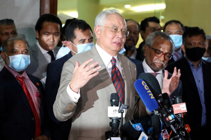 Former Malaysian Prime Minister Najib Razak speaks during a news conference outside Kuala Lumpur High Court in Kuala Lumpur, Malaysia on July 28, 2020. (REUTERS File Photo)