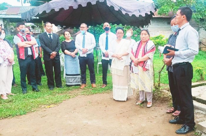Nagaland's social welfare director Atoli Sumi, Peren DC Sentiwapang Aiir and others during the inauguration of Senior Citizen’s Home at Ngwalwa village on October 1. (Morung Photo)
