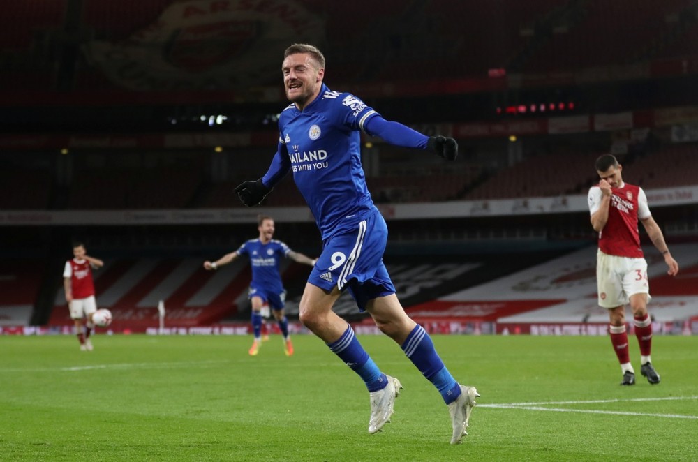 Soccer Football - Premier League - Arsenal v Leicester City - Emirates Stadium, London, Britain - October 25, 2020 Leicester City's Jamie Vardy celebrates scoring their first goal Pool via REUTERS/Catherine Ivill