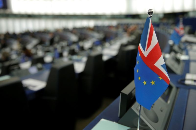 An hybrid flag depicting the EU and the British flags is seen during a debate on the last EU summit and Brexit at the European Parliament in Strasbourg, France, October 22, 2019. (REUTERS File Photo)