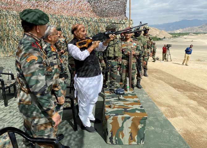 Defence Minister Rajnath Singh inspects a Pika machine gun during a recent visit to Stakna, Leh. Photograph: ANI Photo.