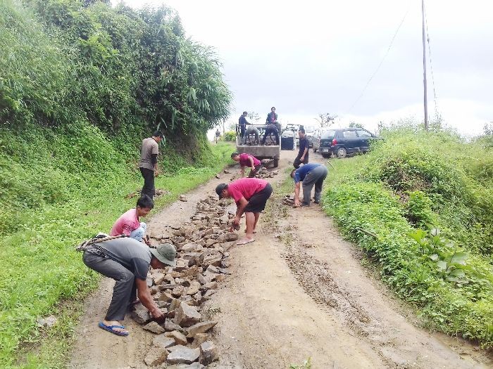 The Drivers union, Mesulumi conducted a mass social work on a road stretch of 8 km, with the participation of more than a hundred drivers and well wishers. Mesulumi Village under Chizami Sub Division is built on a steep slope with National Highway 29 slicing a certain portion of the village; however an approach or circular road could not be constructed to facilitate the lower khels due to unfavorable topography until a decade back. The road repair work was taken up having have seen this deplorable road condition for quite some time now.  (Photo Courtesy: Lonyi Puro)