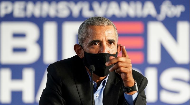 Former U.S. President Barack Obama speaks as he campaigns on behalf of Democratic presidential nominee and his former Vice President Joe Biden in Philadelphia, Pennsylvania, U.S., October 21, 2020. (REUTERS Photo)