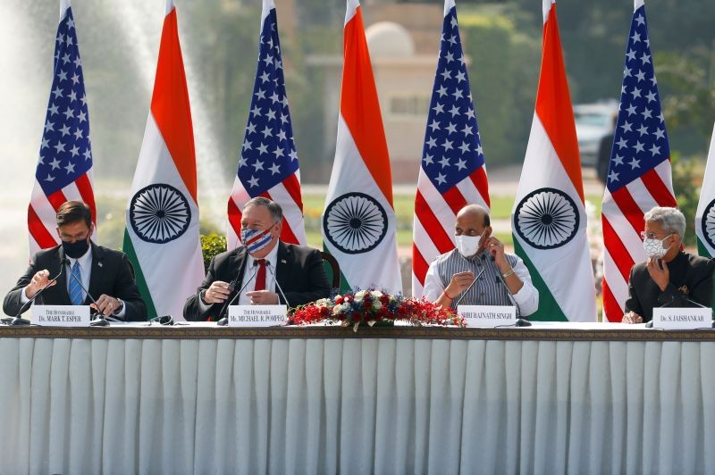U.S. Secretary of State Mike Pompeo, U.S. Secretary of Defence Mark Esper, India's Foreign Minister Subrahmanyam Jaishankar and India's Defence Minister Rajnath Singh attend a joint news conference after their meeting at Hyderabad House in New Delhi on October 27, 2020. (REUTERS Photo)