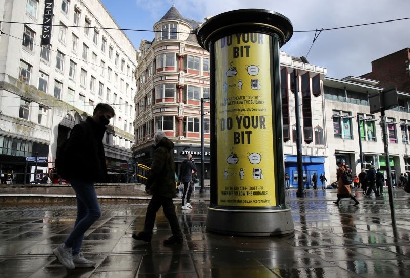 A guidance sign is pictured following the outbreak of the coronavirus disease (COVID-19) in Manchester, Britain October 7, 2020. (REUTERS File Photo)